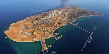 США та Ізраїль завдали ударів по острову Харк: Іран погрожує відповісти, — ЗМІ
