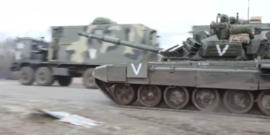 Перша масштабна атака: ЗС РФ кинули на штурм позицій ЗСУ майже 50 одиниць бронетехніки, деталі