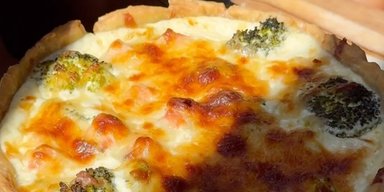 Классика французской кухни: рецепт киша с лососем и брокколи