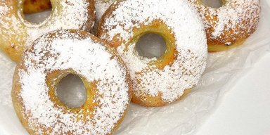 Как испечь классические пончики в домашних условиях: простой рецепт
