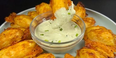 Вкусное на ужин: рецепт картофеля с сыром в духовке