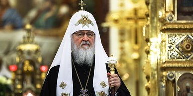 Вкрадена на Київщині: патріарх Кирило показався з панагією українського митрополита (фото)