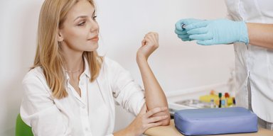 Чотири аналізи, які можуть розповісти про наявність у вашому організмі важких недуг