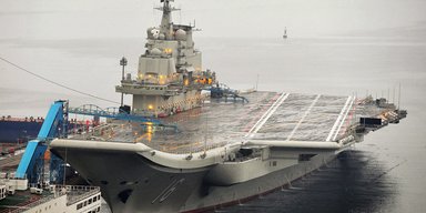 Рідкісний знімок: супутник зняв два китайські авіаносці Liaoning і Shandong в одному кадрі (фото)