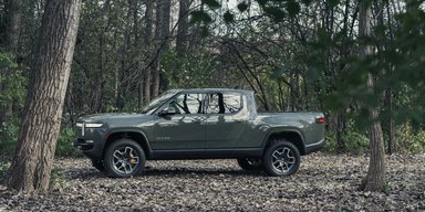 Заміна крила за $41 000: електропікап Rivian R1T шокував вартістю ремонту (відео)
