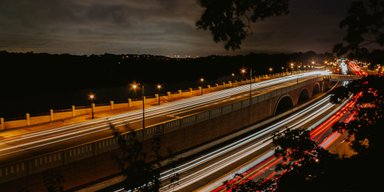 В Китае построили дорогу, которая "генерирует" три вида энергии: как работает проект