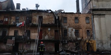 Российский удар по центру Львова разрушил жилье бренд-дизайнера ВСУ (фото)