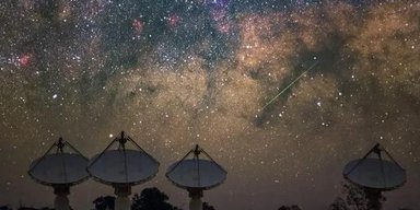 Астрономы обнаружили крупнейшие одиночные объекты во Вселенной: посылают радиосигналы (фото)