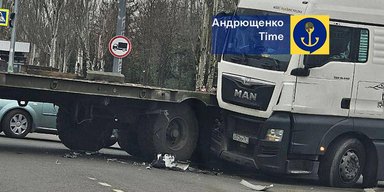 "Героический поступок": водитель российской фуры в Мариуполе остановил колонну вражеской техники на Курахово