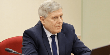 У РФ топчиновник помер під час хокейного матчу: він відправляв росіян на війну (відео)