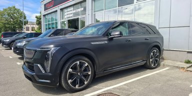 Ціна $150 000 і запас ходу 725 км: в Україну привезли електрокар Cadillac Escalade (фото)