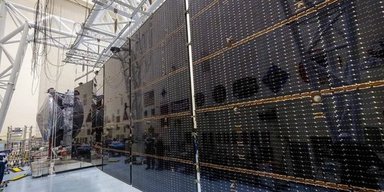 Місія NASA для вивчення супутника Юпітера: у космос вирушить "баскетбольний майданчик" (фото)
