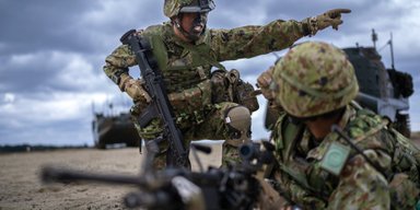 Навчання біля берегів РФ: в МЗС назвали загрозою маневри Японії, США та Австралії (фото)