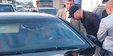 Нам тоже некому позвонить. Почему украинцы не верят в свои силы