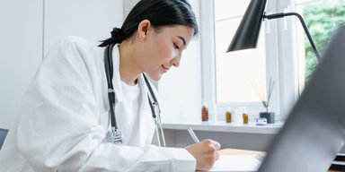 Сімейна медицина в Україні: система, яка тримається на виснажених людях