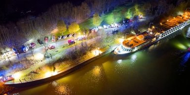 Круизный лайнер с пассажирами врезался в бетонную стену в шлюзе на Дунае