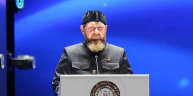 Рамзан Кадыров при смерти: он не появляется на публике, а его сына готовят в преемники, — СМИ