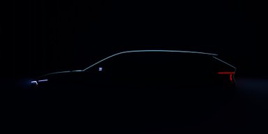 Стане електромобілем: нову Skoda Octavia показали на перших фото і відео