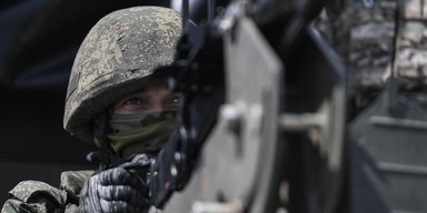 Давят на четырех направлениях: Сырский подробно рассказал о ситуации на востоке (карты)