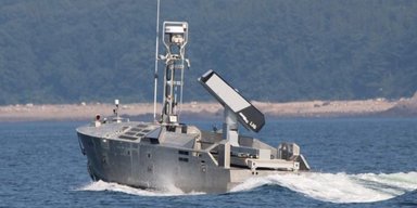 Розстріляв залпом ракет: безпілотний катер Textron уперше уразив одразу кілька цілей