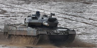 "Как дальнобойная артиллерия": ВСУ стали использовать танки Leopard для обороны, — СМИ