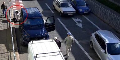 Велосипедист, избитый в центре Киева водителем Mercedes, вышел на связь: в каком он состоянии