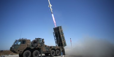В Японії перехожі на дорозі помітили першу в країні систему гіперзвукових ракет (фото)