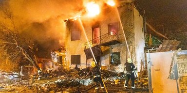 Россия атаковала Харьков и Сумскую область "шахедами": из-под завалов достают людей, есть погибшие