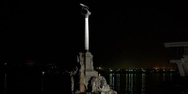 В оккупированном Крыму и на юге РФ начались веерные отключения света из-за сбоя на Ростовской АЭС