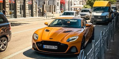 У Києві засвітився рідкісний "суперлегкий" Aston Martin потужністю понад 700 сил (фото)