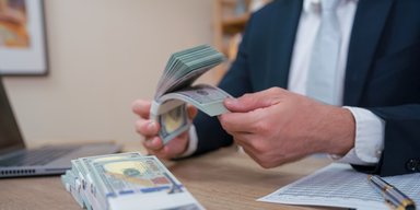 Валюта чи гривня? Куди вкладати кошти та як інвестувати з максимальною вигодою в 2024 році