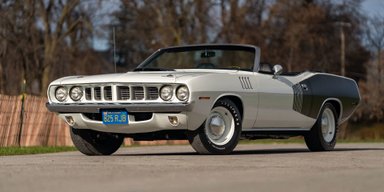 Звезда 70-х: старый 55-летний Plymouth ушел с молотка за $3,3 миллиона (фото)