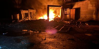 ВС РФ ударили по Покровску: повреждено админздание, есть пострадавшие (фото)