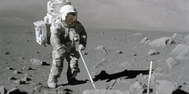 Камень, обнаруженный 53 года назад на Луне, переписывает ее историю: что известно (фото)