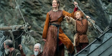 "Викинги: Вальхалла". Как неспешный сериал о битвах и дуэлях спасла шведка Фрида Густавссон