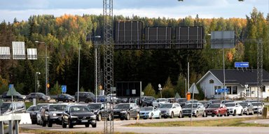 Фінляндія закрила чотири КПП на кордоні з РФ: росіяни влаштували мітинг (фото)