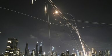 Иран заявил о запуске по Израилю более 100 ракет, работает "Железный купол": детали (видео)