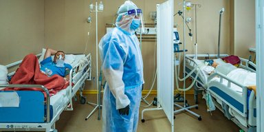 Пандемия: что дальше? ВОЗ готова вакцинировать 70% населения Земли, Украина — производить лекарства от COVID-19