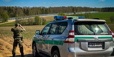 Сотні мігрантів намагалися прорватися до Польщі, є поранені серед військових та нелегалів, — ЗМІ