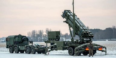 Ракети для Patriot в обмін на досвід збивання "Шахедів": Україна веде переговори зі США, — Politico