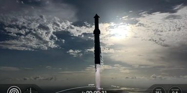 Ракета Илона Маска Starship в 10-й раз полетела в космос: все закончилось взрывом (видео)