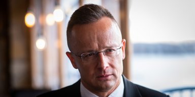 Главі МЗС Угорщини надійшли погрози життю нібито українською мовою, — ЗМІ