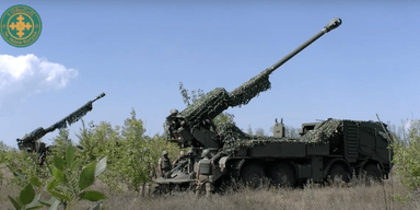 ВСУ показали батарею украинских САУ "Богдана" на разных шасси (видео)
