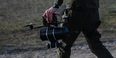 Минобороны показало FPV-дроны для ВСУ, которые управляются через оптоволокно (фото)