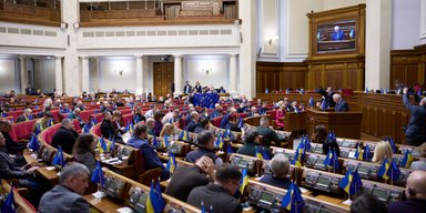 Оренда житла, транспорт та поховання: в яку суму обходиться утримання одного нардепа