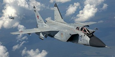 "Страдает экономика": эксперт рассказал, чем опасны длительные тревоги при угрозе МиГ-31 (видео)