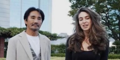 Необычная услуга: туристка арендовала пожилого мужчину на целый день (видео)