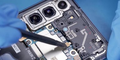 Samsung заставляет ремонтников не чинить, а ломать смартфоны: зачем компания это делает