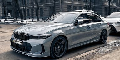 В Україні з'явився рідкісний заряджений седан BMW (фото)