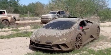 Не боится грязи: лимитированный суперкар Lamborghini проверили на бездорожье (видео)